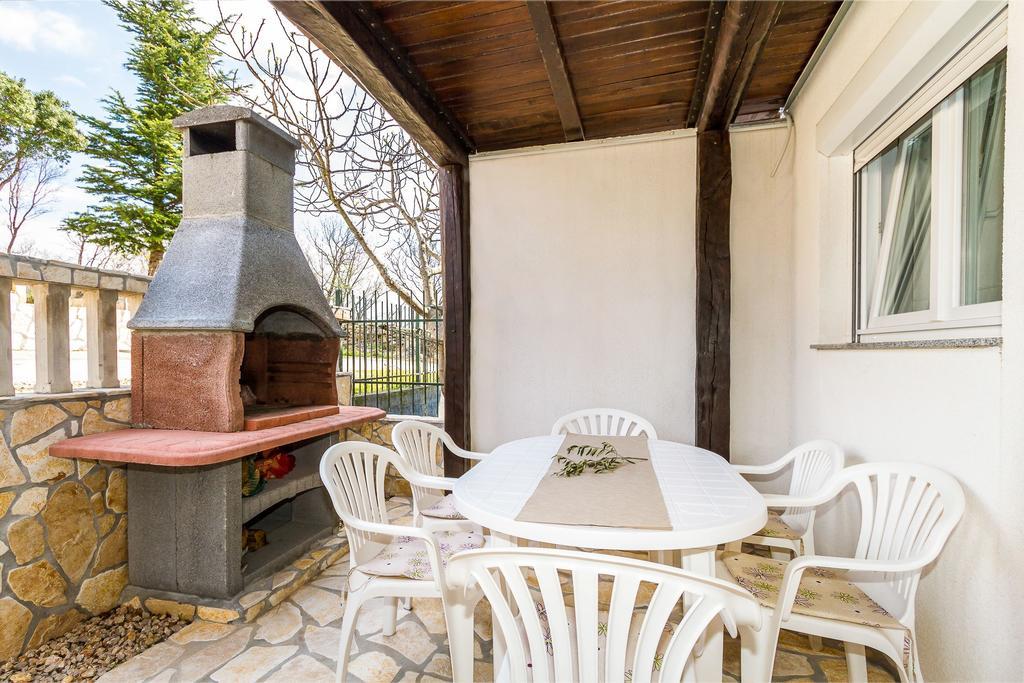 Apartmani Bregovec Maslenica Exterior photo