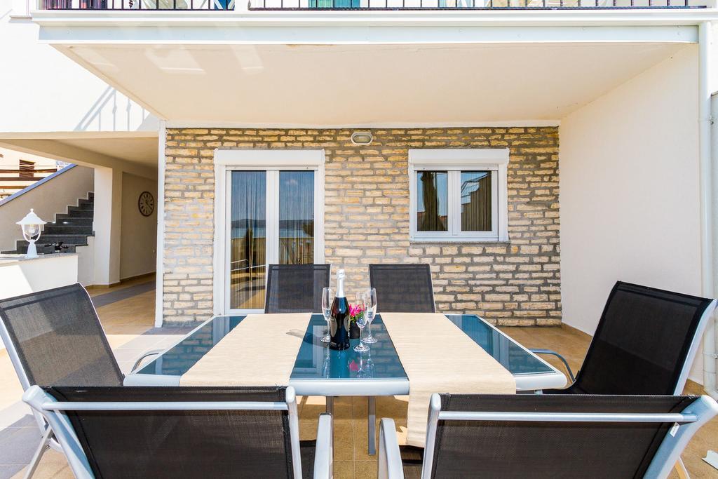 Apartmani Bregovec Maslenica Exterior photo